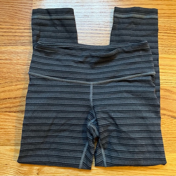 Lululemon gray and black striped leggings size 2 - Picture 2 of 5